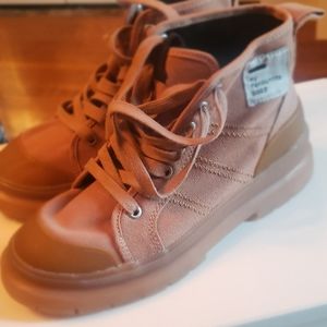 ZARA Kids, beige canvas boots, *Brand New, 33 euro( size 2)